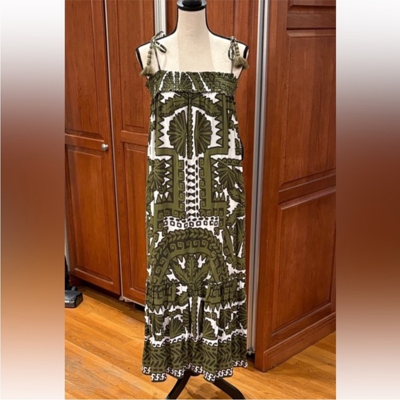 Green Patterned Maxi Dress - Picture 2 of 6